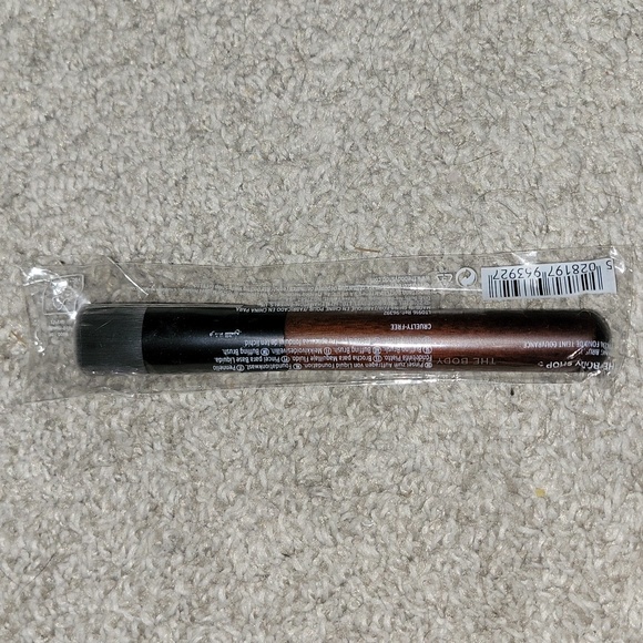 The Body Shop Buffing Brush - Picture 3 of 3